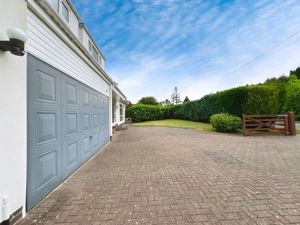 Photo 18- click for photo gallery